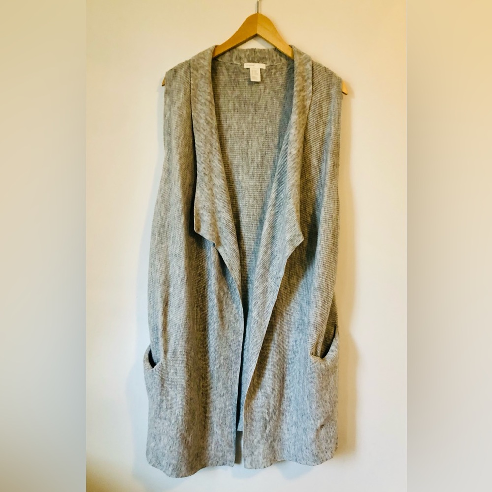 Grey vest with pockets